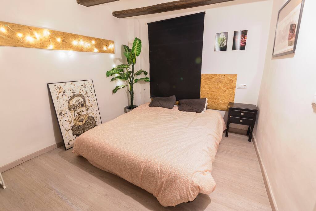 Cool and comfy bedroom, perfect for couples!