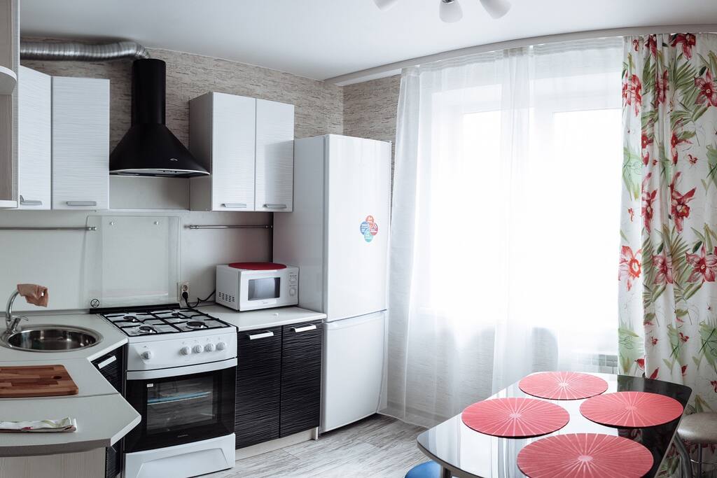 The kitchen is quite simple, but has everything you need. Everything is neat.