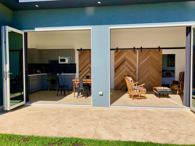 Bundeena Base House & Cottage, solar heated pool gallery image 2