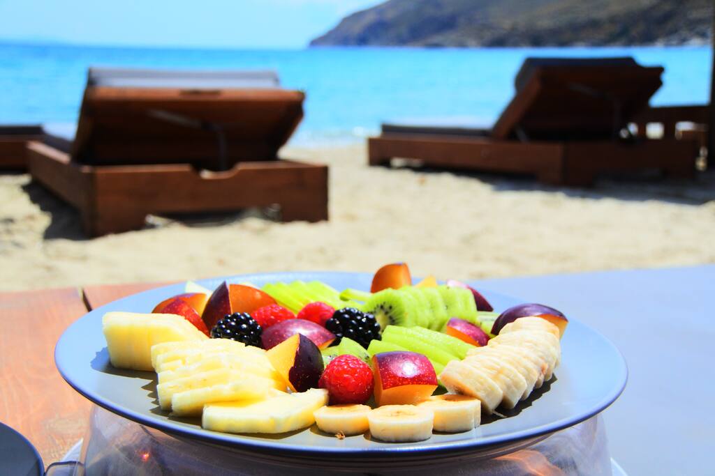 Luxurious relax by the beach