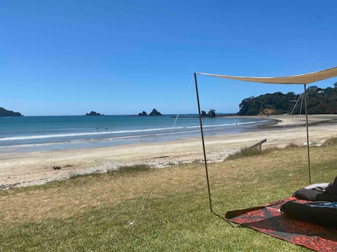 Oakura Bay Beach Bliss -Real Kiwi Bach Experience