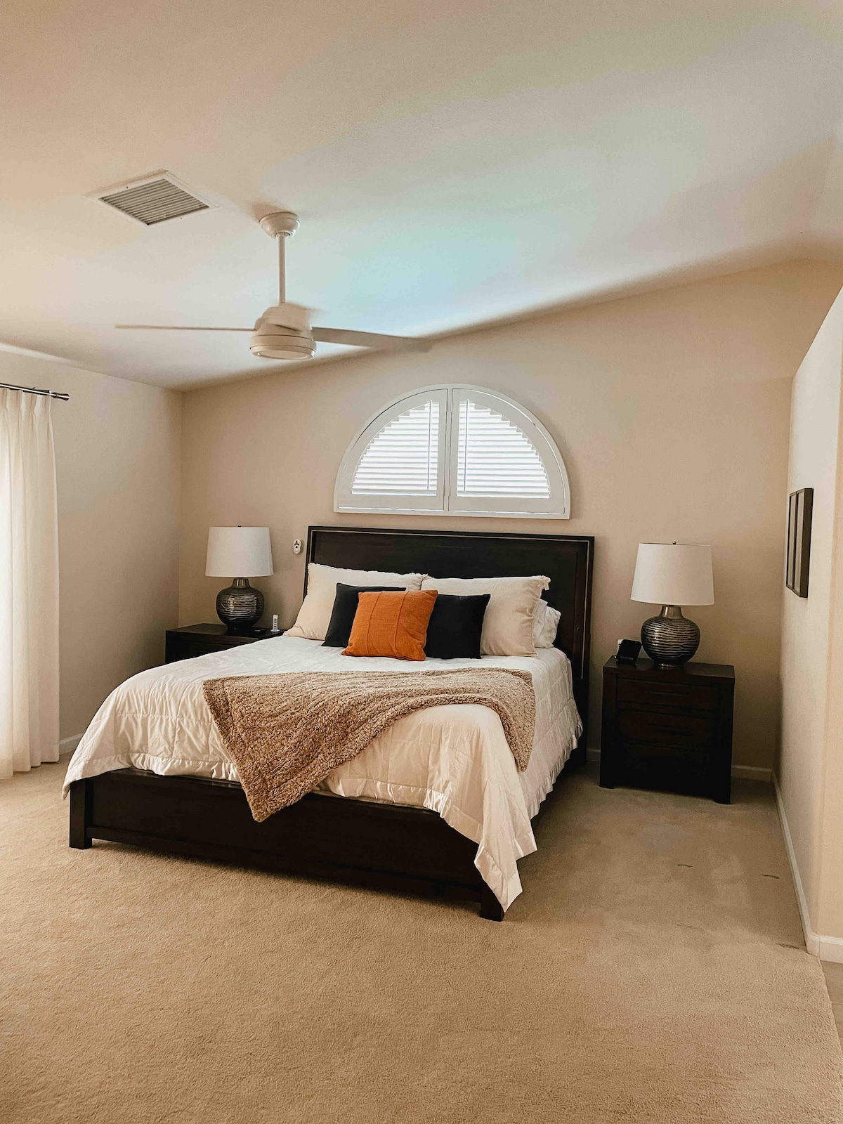 ห้องนอนใหญ่