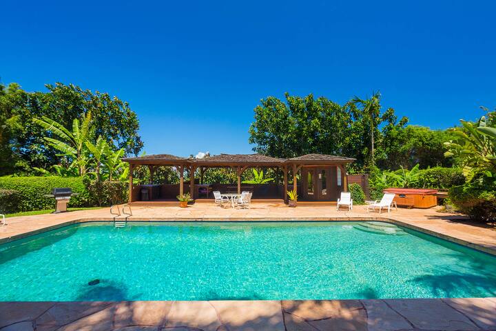 Pool, hot-tub, tennis, tropical oasis gallery image 3