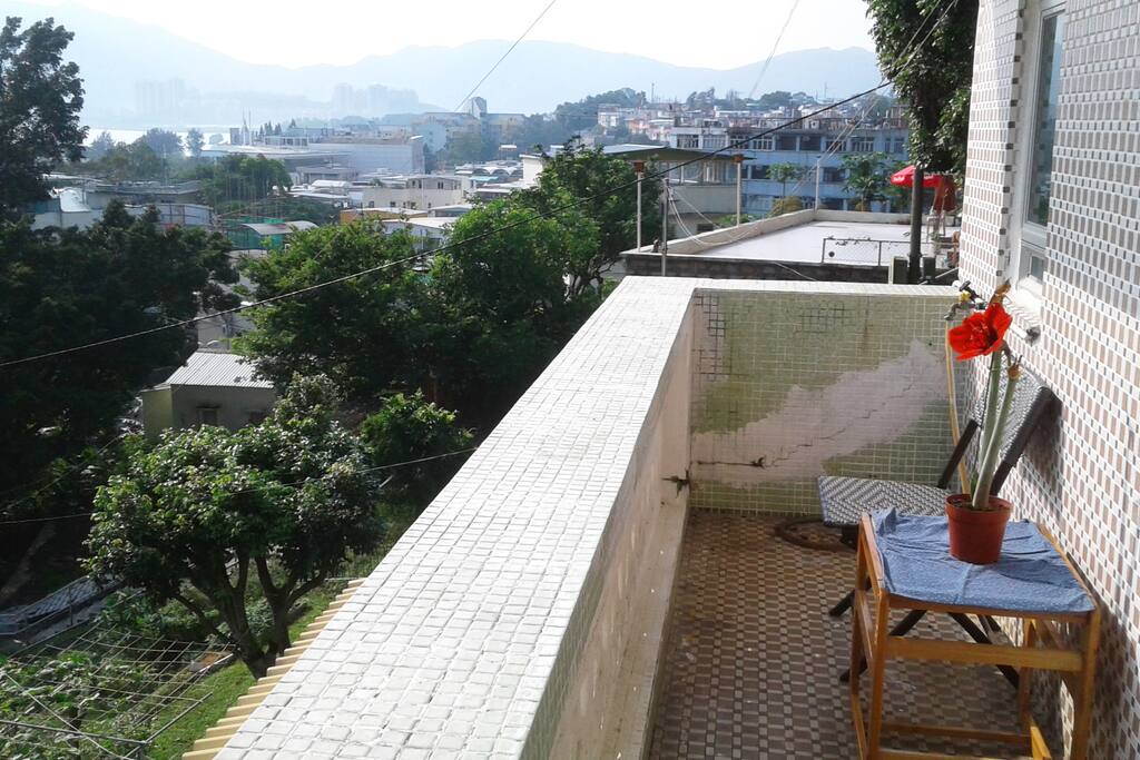 Balcony faces west. Morning, ,sunset are fantastic. Midday can be so very sunny.
