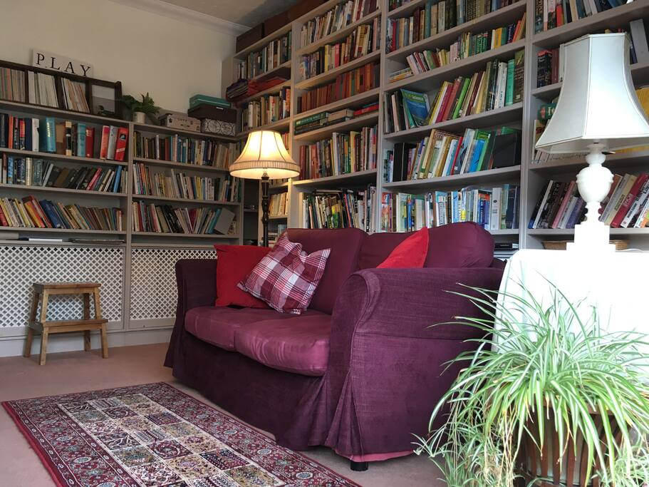 Sitting room with TV