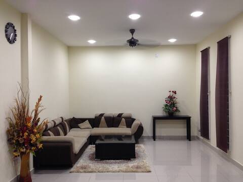 IzzaraZiqq Homestay KT