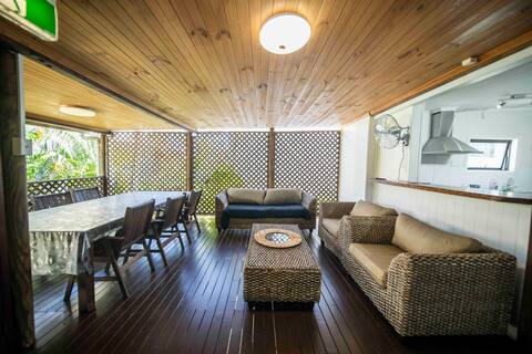 4 Bedroom + 2 Bathroom + Pool / Cairns Central