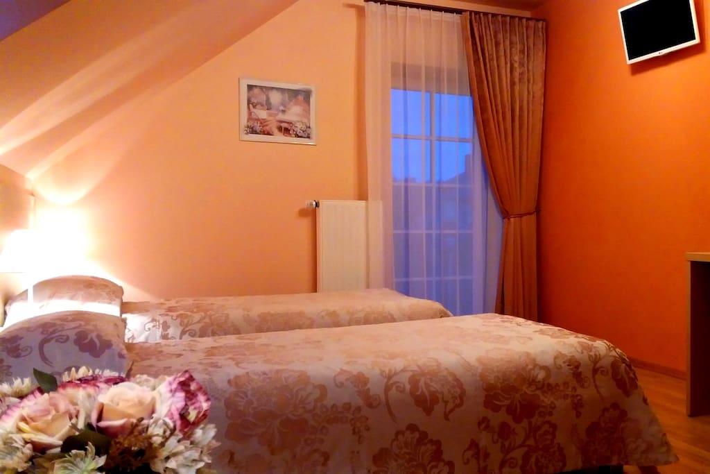 Bedroom with separate beds