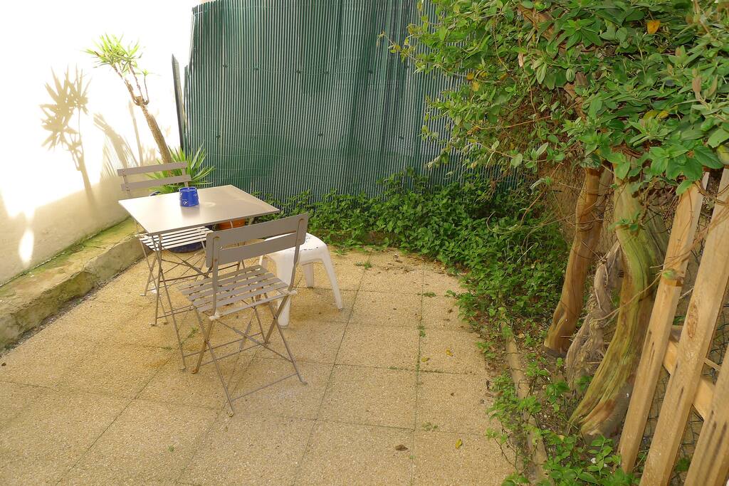 Terrasse privative au calme sur la cour intérieur de l'immeuble
