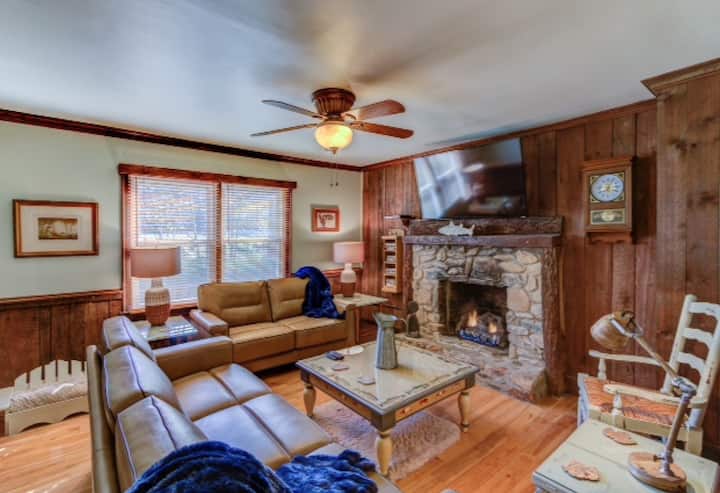Pets /App St/hottub/firepit/creek Front/fishing - Boone, NC