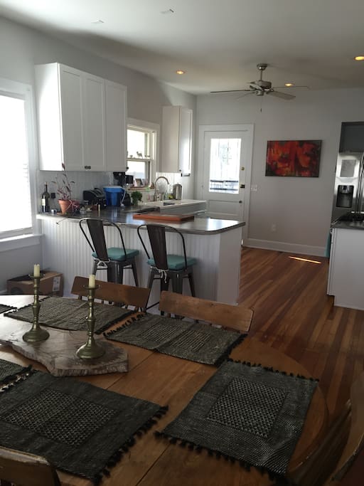 Open room from dining room to kitchen. Great for socializing!!!