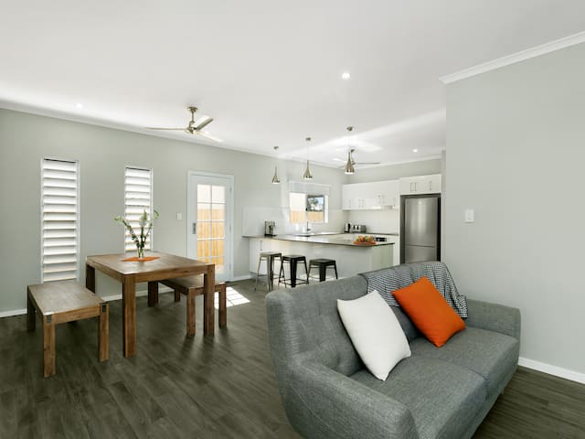 Estilo 1 - Private bathroom, 15min walk to city