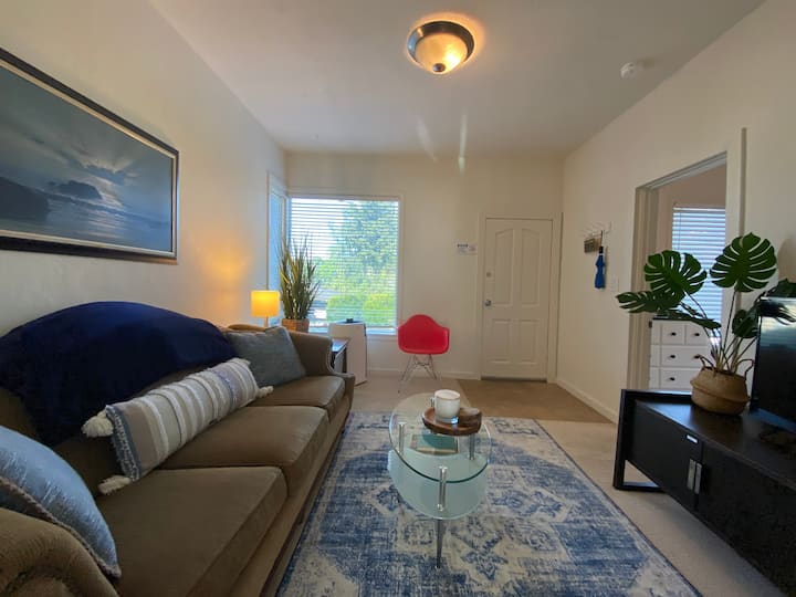 Charm Cottage | Near Beach, Dt, Stadiums | Yard - Seattle, WA