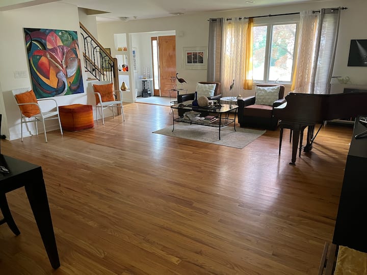 Large Beautiful House By The Park - Hawthorne, NJ