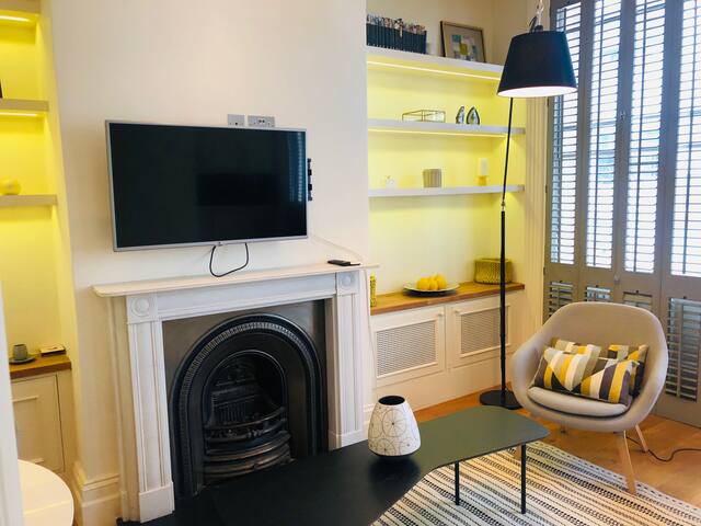 Boswell & Johnson 8room Covent Garden FlowerMarket gallery image 2