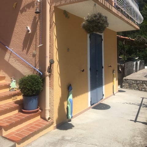 2 voyageurs 1 chambre salle de bain séjour cuisine