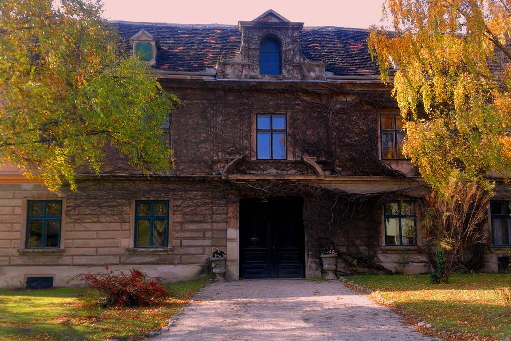 Frontansicht auf das Jagdschloss