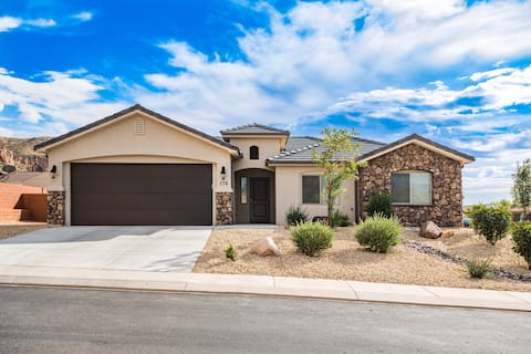 Cozy Home Near Zion with Fire Pit & Patio Dining