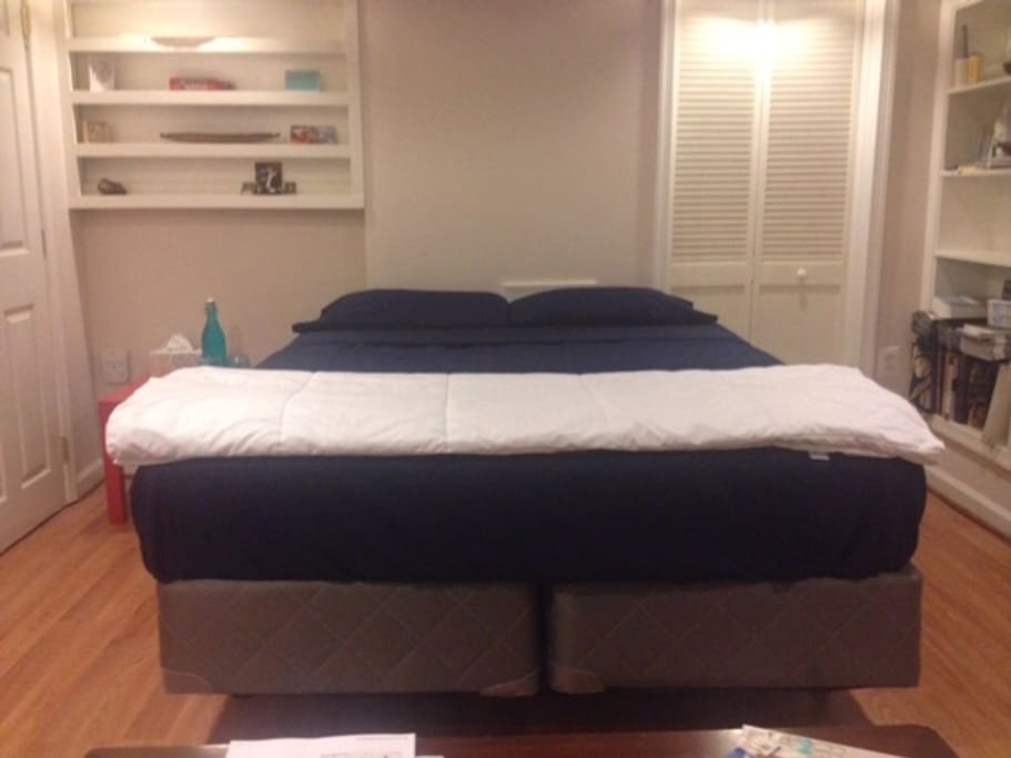 Welcome to your peaceful escape in the nation's capital. Ultra-comfy queen bed to dive into after a long day spent sightseeing.