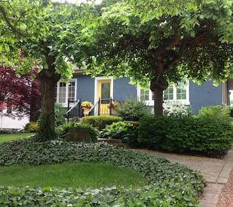 Garden Oasis in Old Town