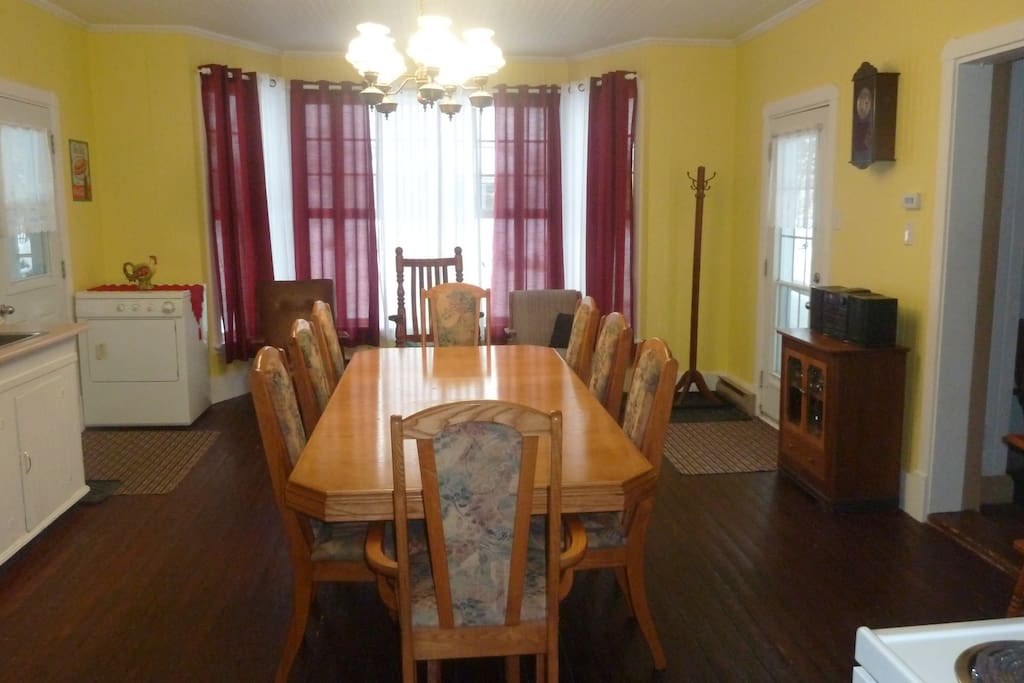 Salle à manger et cuisine