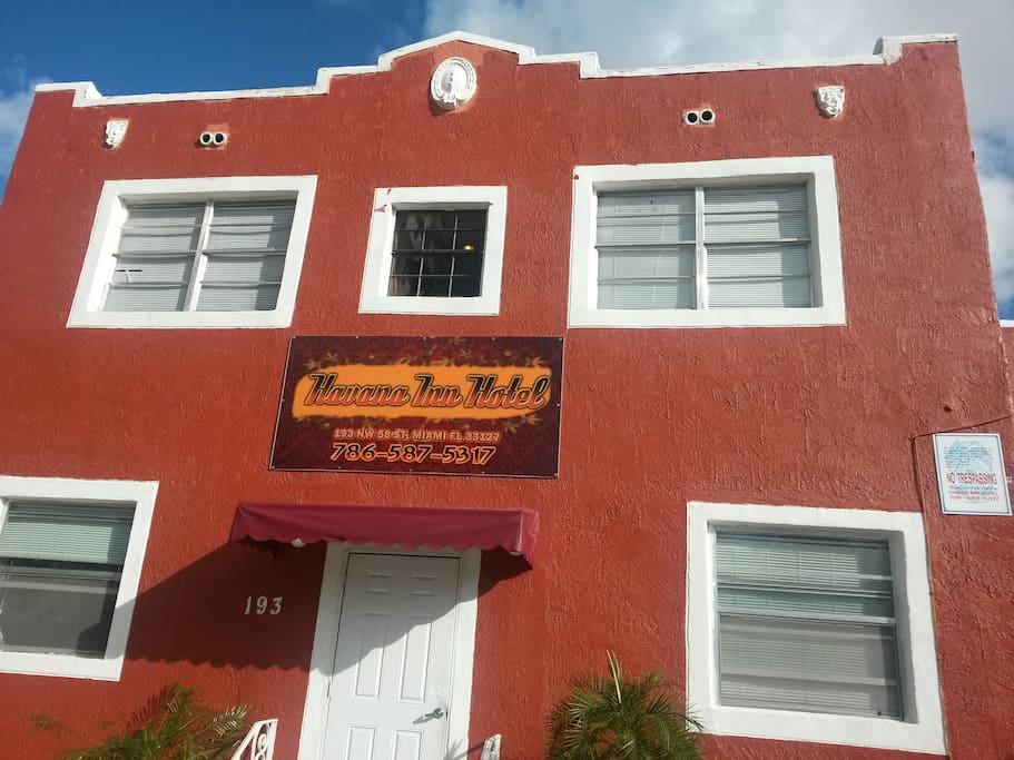 Havana Inn front view.