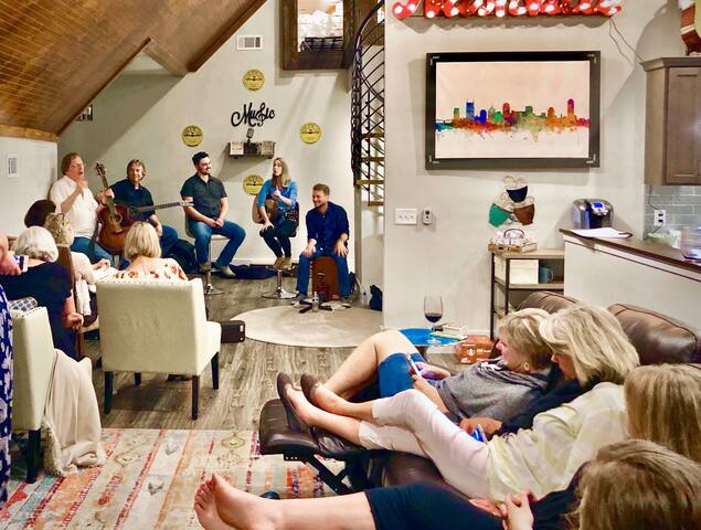 Chateau On Monroe – 5 Star Luxury Near Downtown gallery image 5