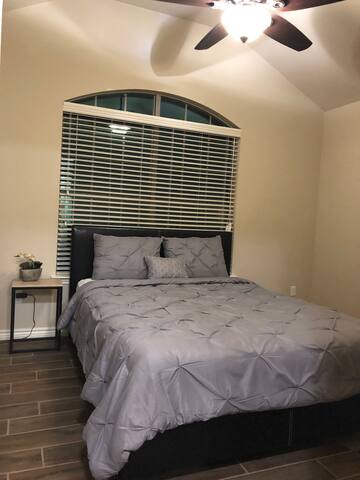 Tranquil & Elegant Room with Home Gym