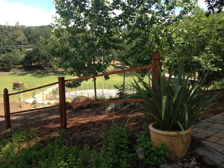 3 acres to stroll with hot tub
