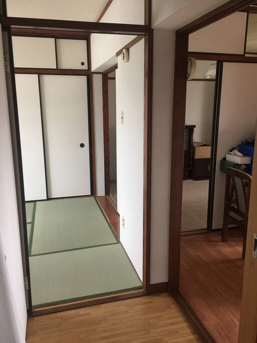 右側はダイニングローム