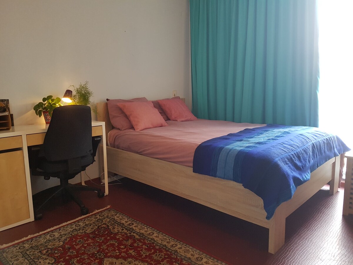 Bedroom 1 Kingsize bed