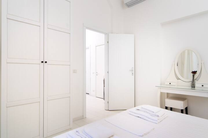 Apartment close to Colosseo gallery image 5