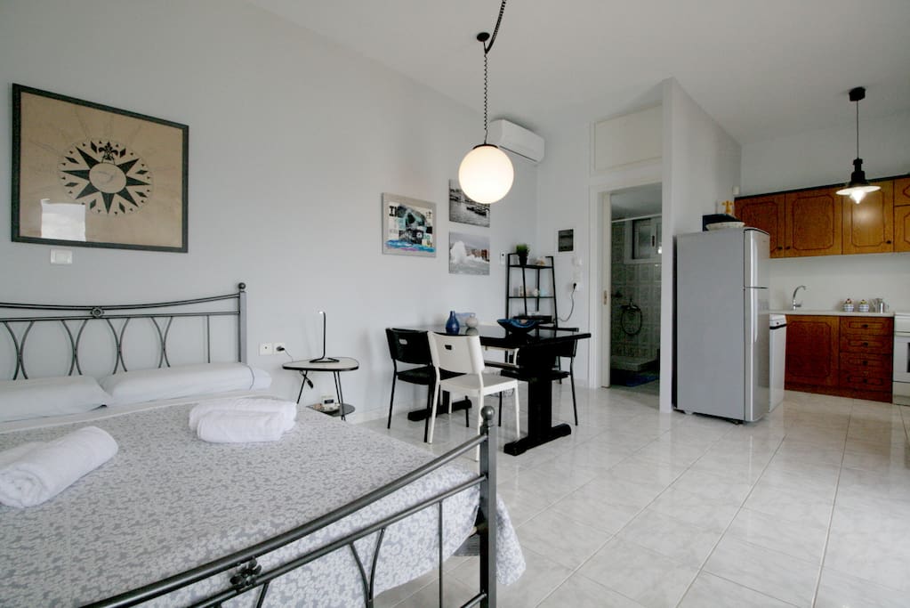 Bedroom in Cosy Studio - Kitchen - Bathroom