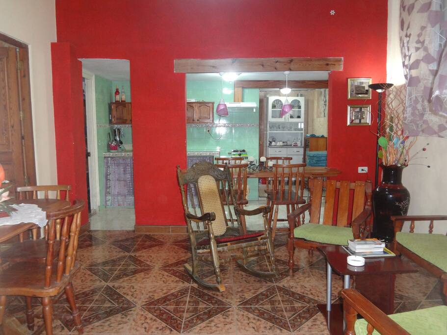 ENTRADA AL APARTAMENTO.