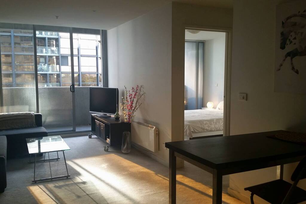 A sunny and bright apartment that keeps cool in summer and warm in winter.