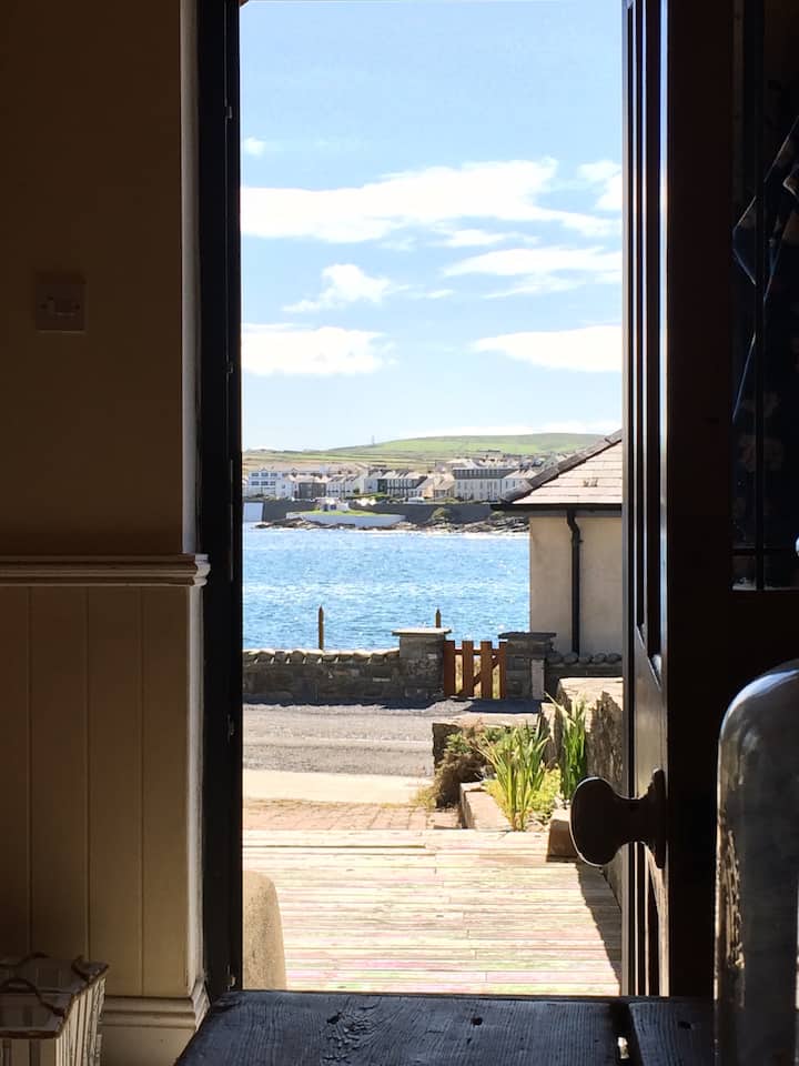 "Cois Farraige" - Doorway to The Wild Atlantic Way
