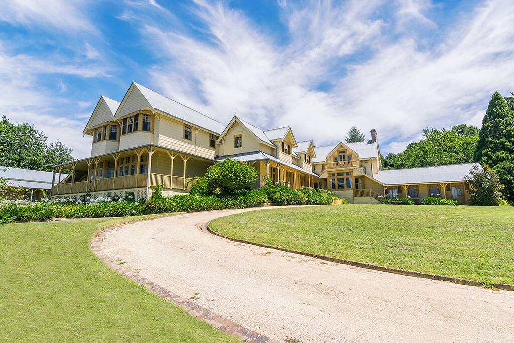 Hillview Hotel