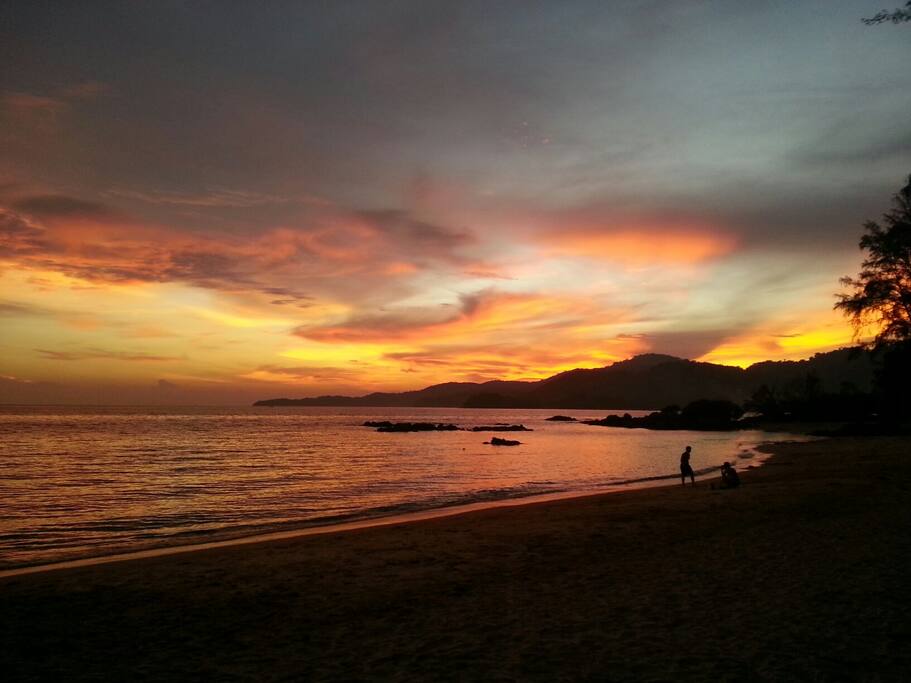 Sunset walking distance 5 mins