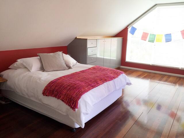 3 Waterloo Crescent gallery image 2