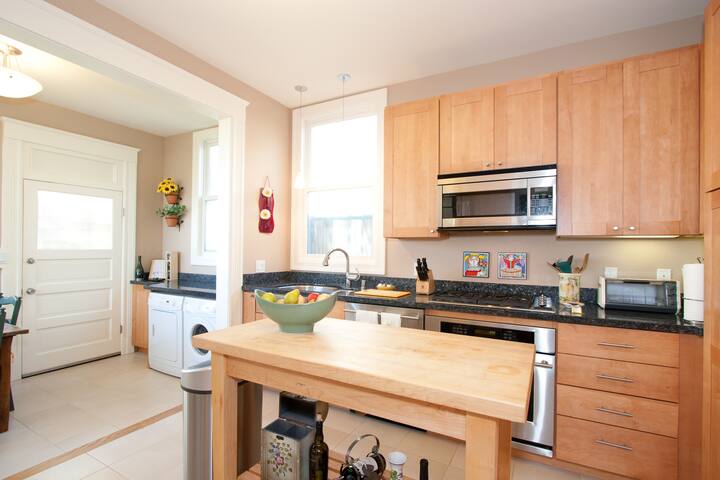 2BR North Beach – Perfect for Business or Leisure gallery image 5