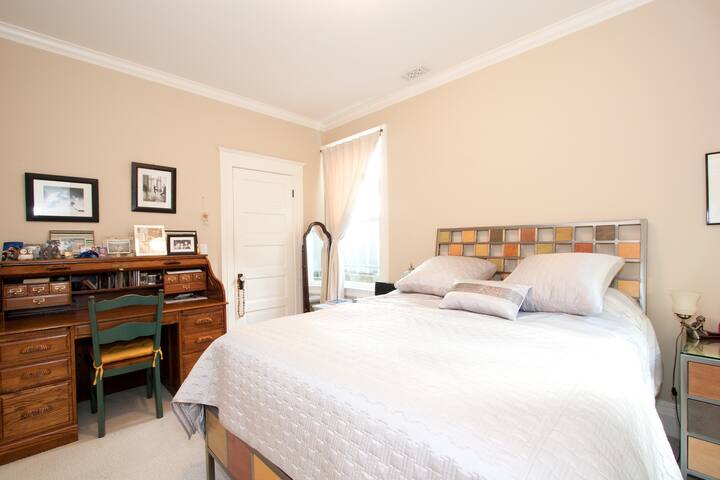 2BR North Beach – Perfect for Business or Leisure gallery image 3