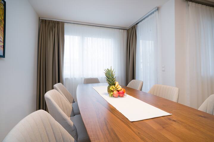 MyApartments Vienna 4 Bedroom Apartment & balcony gallery image 2