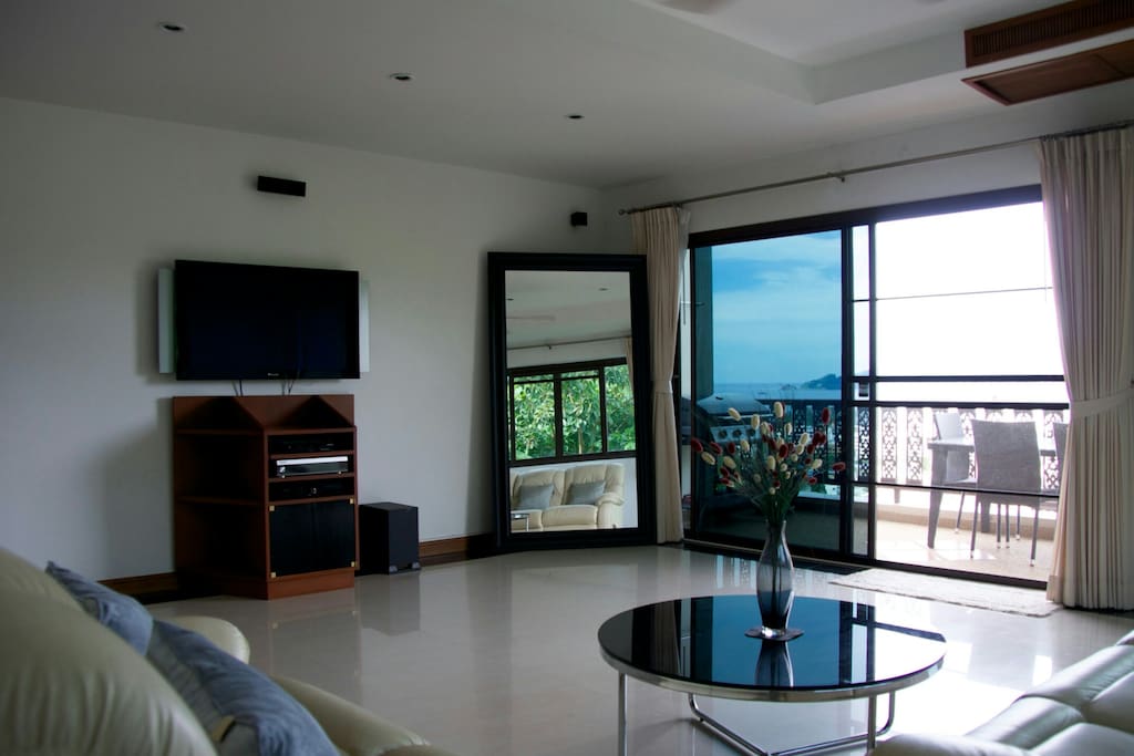Living room with balcony nice Seaview