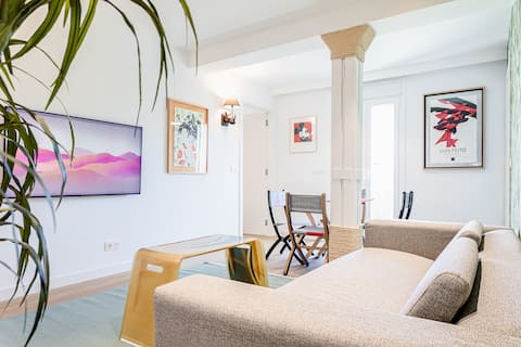 Top Airbnb: Downtown, new & bright penthouse, terrace & views en Donostia San Sebastián