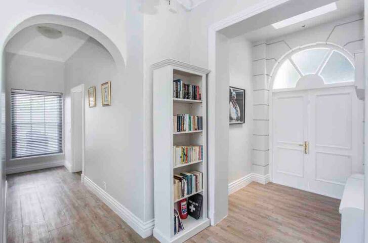 Luxury serviced cottage + heated pool Constantia gallery image 5