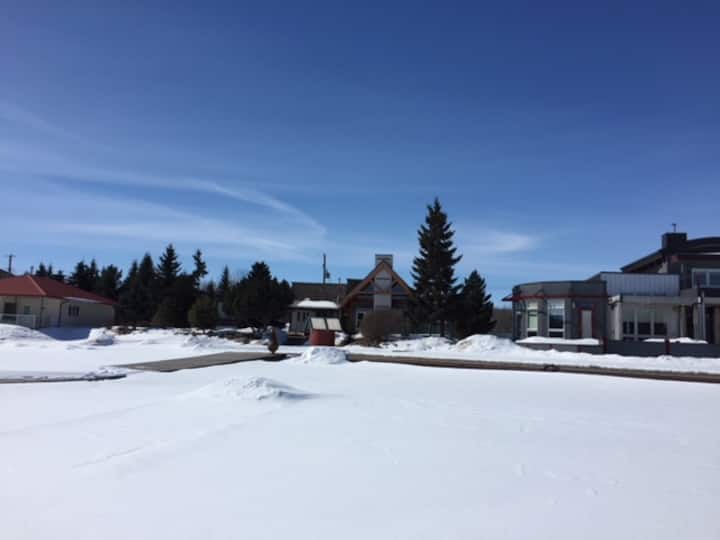 Frenchman Butte No. 501 Vacation Rentals & Homes Canada Airbnb