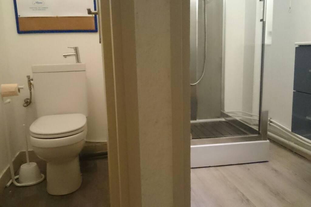 sdb douche + WC