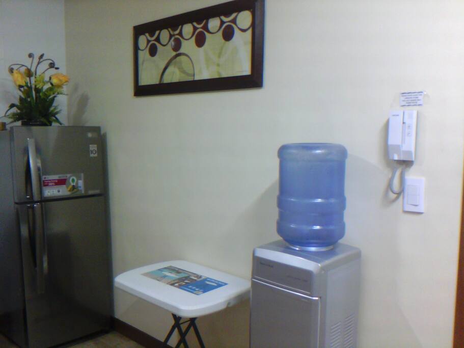 Other side of the kitchen