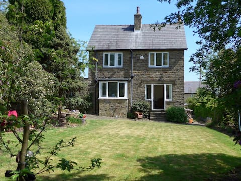 Self Contained House In West Yorkshire Sleeps 5