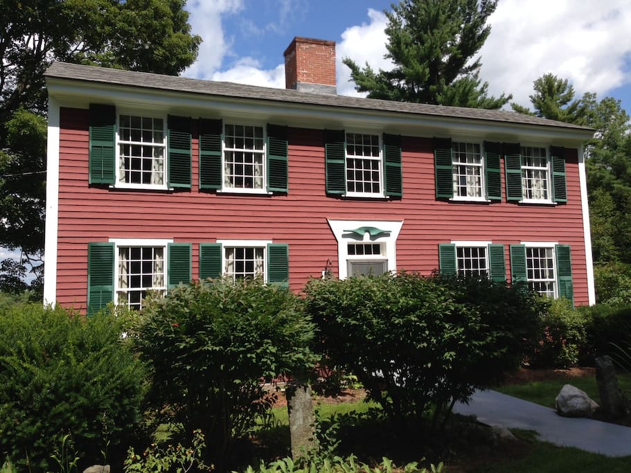 Beautiful New Hampshire Retreat Houses for Rent in Acworth, New